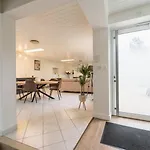 Le Gue Sourdeau: 150m² 5 Min From Futuroscope Apartament *