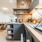 Apartament Le Gue Sourdeau: 150m² 5 Min From Futuroscope *