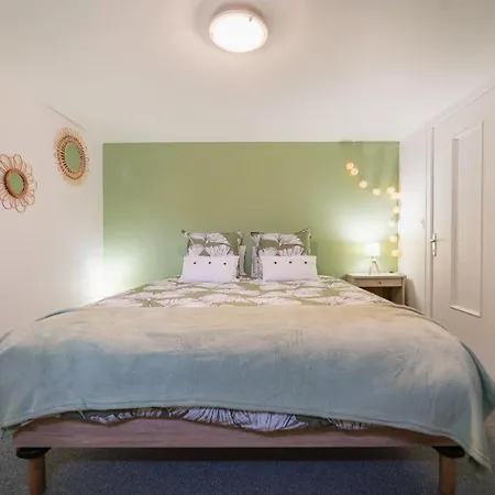 Apartment Le Gue Sourdeau: 150m² 5 Min From Futuroscope